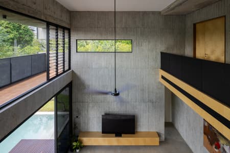 Tropical Shift House